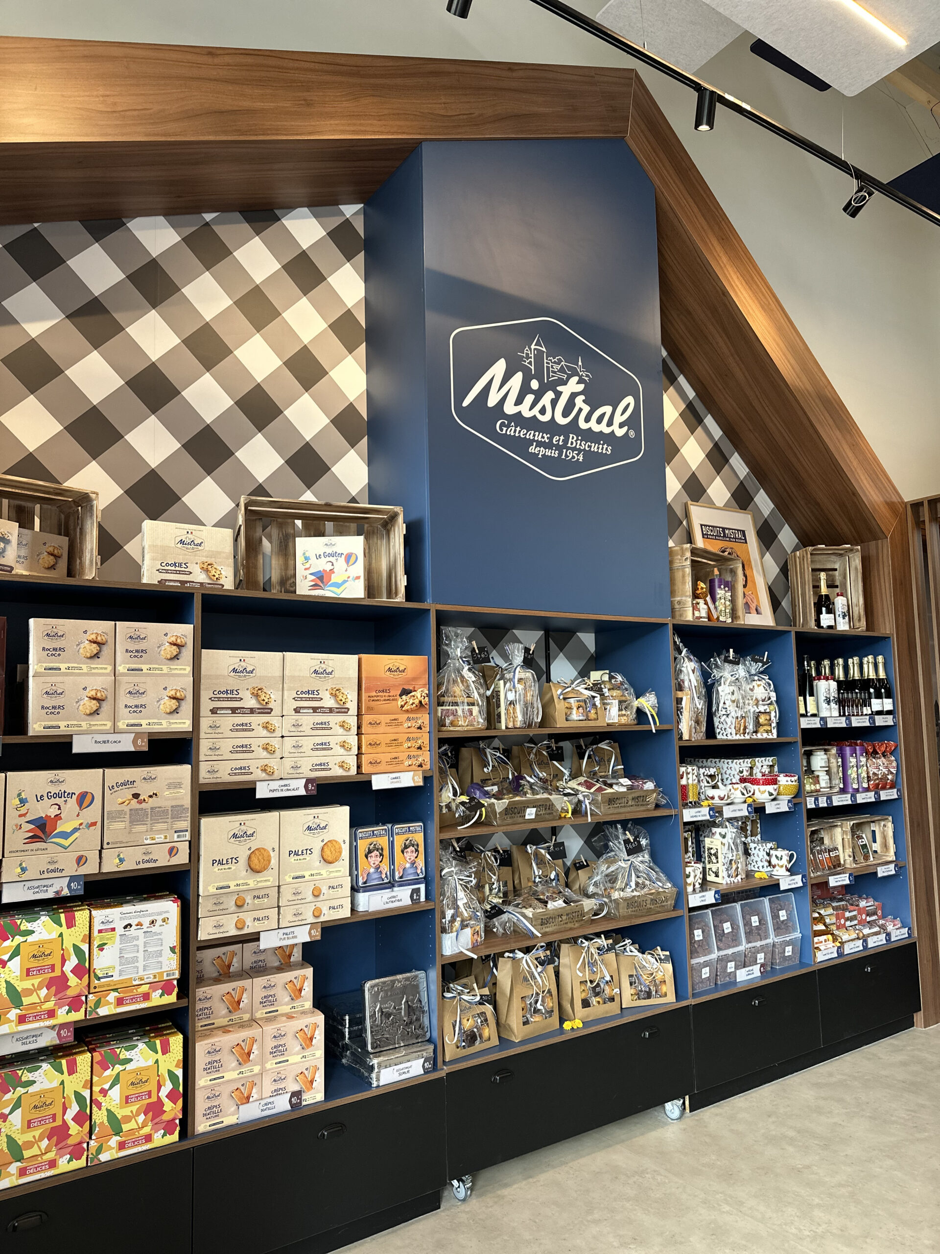 boutique mistral 2